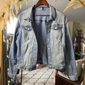 Time and Tru Long Sleeve Jean Jacket